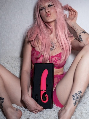 Реалистичный вибратор Gvibe Gjay, 22х3.7 см